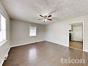 4300 Oak Forest Dr in Charlotte, NC - Building Photo - Building Photo