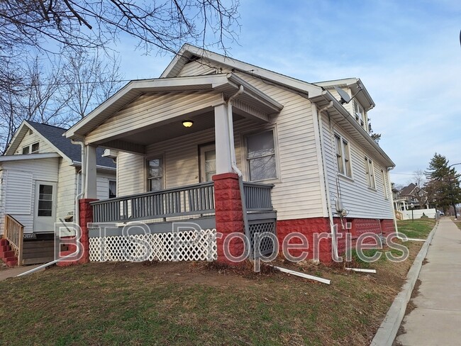 1900 N Missouri Ave in Peoria, IL - Foto de edificio - Building Photo