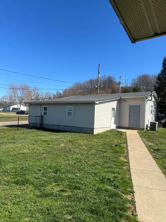 property at 10797 Huntington Rd
