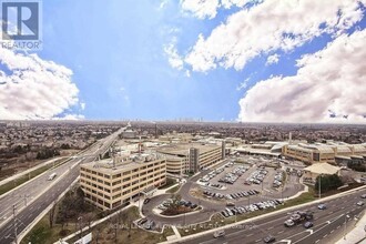 2520-2520 Eglinton Ave W in Mississauga, ON - Building Photo - Building Photo