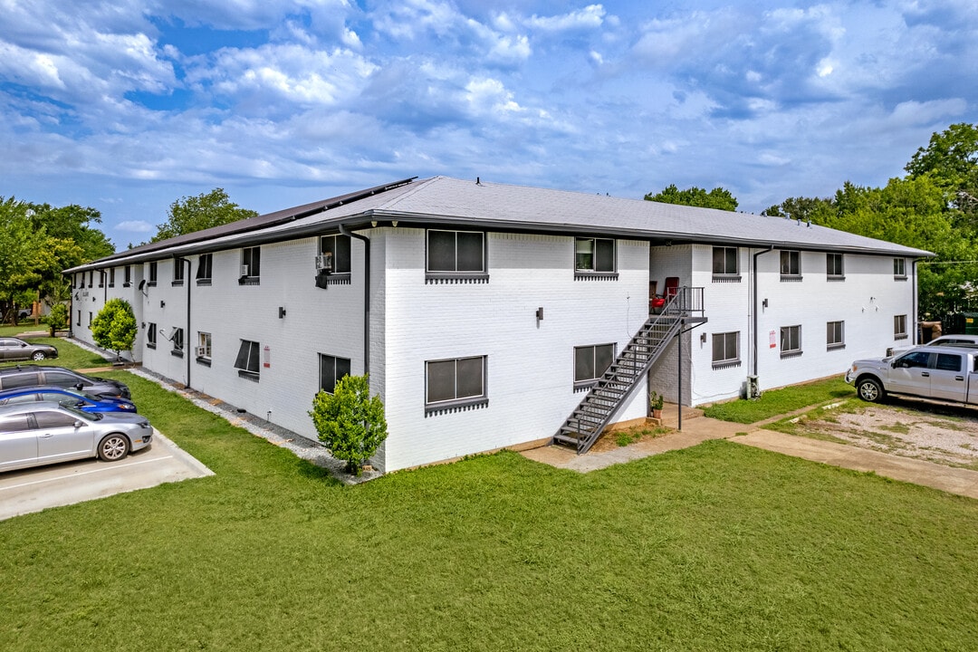 THE BALLASHIRE in Dallas, TX - Building Photo