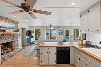 333 Jim Crittendon Rd in Hartwell, GA - Foto de edificio - Building Photo