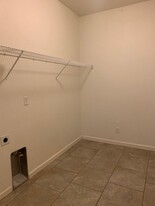 1107 Caddie Loop in Lemoore, CA - Building Photo