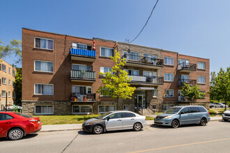 4300 Bouchette Rue in Montréal, QC - Building Photo - Building Photo