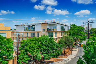 St. Benedict's Lofts in San Antonio, TX - Foto de edificio - Primary Photo
