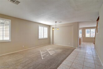 917 Sir Winston St in Henderson, NV - Building Photo - Building Photo