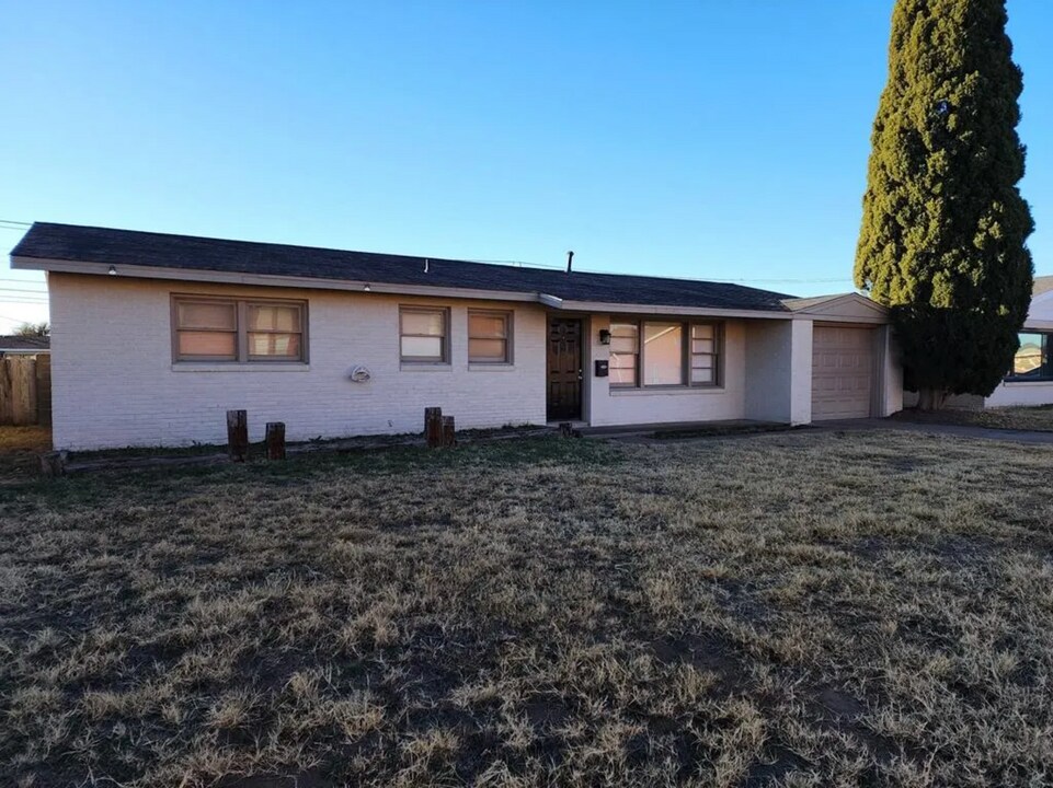 3309 Thomas Ave in Midland, TX - Building Photo