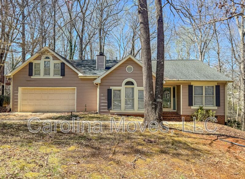 1020 Powderhorn Rd in Simpsonville, SC - Building Photo