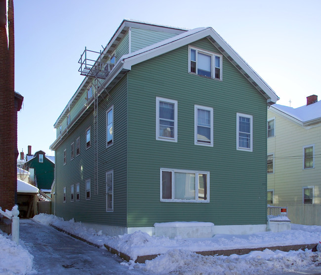 219 Purchase St in Fall River, MA - Foto de edificio - Building Photo