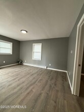 101 Seabreeze Way in Keansburg, NJ - Foto de edificio - Building Photo