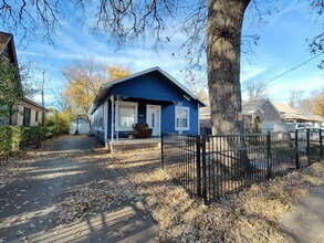 2605 Birmingham Ave in Dallas, TX - Foto de edificio - Building Photo