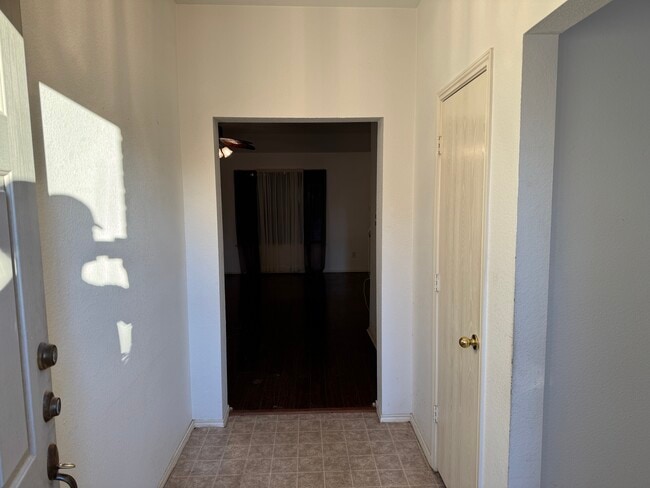 1814 McNeely St in Lancaster, TX - Building Photo - Building Photo