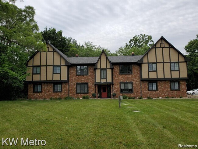 property at 2049 Duck Lake Rd N