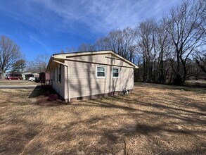 2138 Hartford Dr in Gastonia, NC - Building Photo - Building Photo