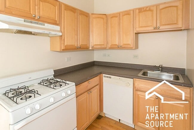 property at 1916 W Winona St