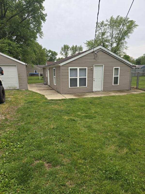 property at 4914 W Burns Ave