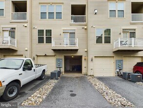 6479 Jack Linton Dr S in Frederick, MD - Building Photo - Building Photo