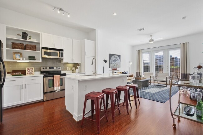 3839 McKinney Ave in Dallas, TX - Building Photo - Building Photo