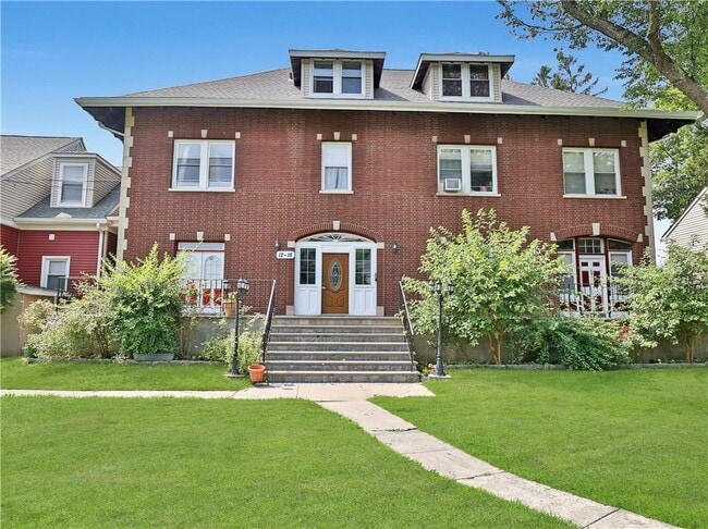 property at 12 Lincoln Pl