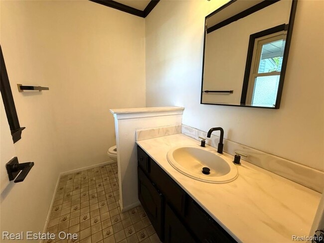 26211 Simone St in Dearborn Heights, MI - Building Photo - Building Photo