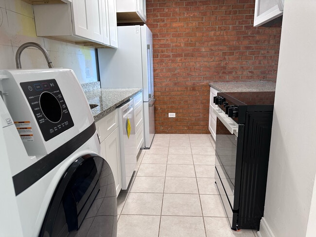 1800 Jefferson Park Ave, Unit 604 in Charlottesville, VA - Building Photo - Building Photo