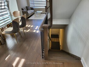 20 Lunar Cres in Mississauga, ON - Building Photo - Building Photo