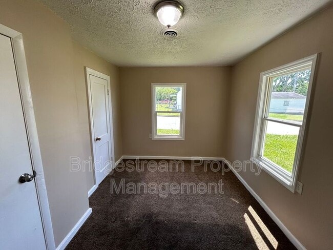 1581 Wilbur Ave in Fairborn, OH - Building Photo - Building Photo