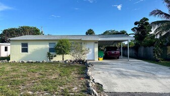 3128 Frost Rd in Palm Springs, FL - Building Photo