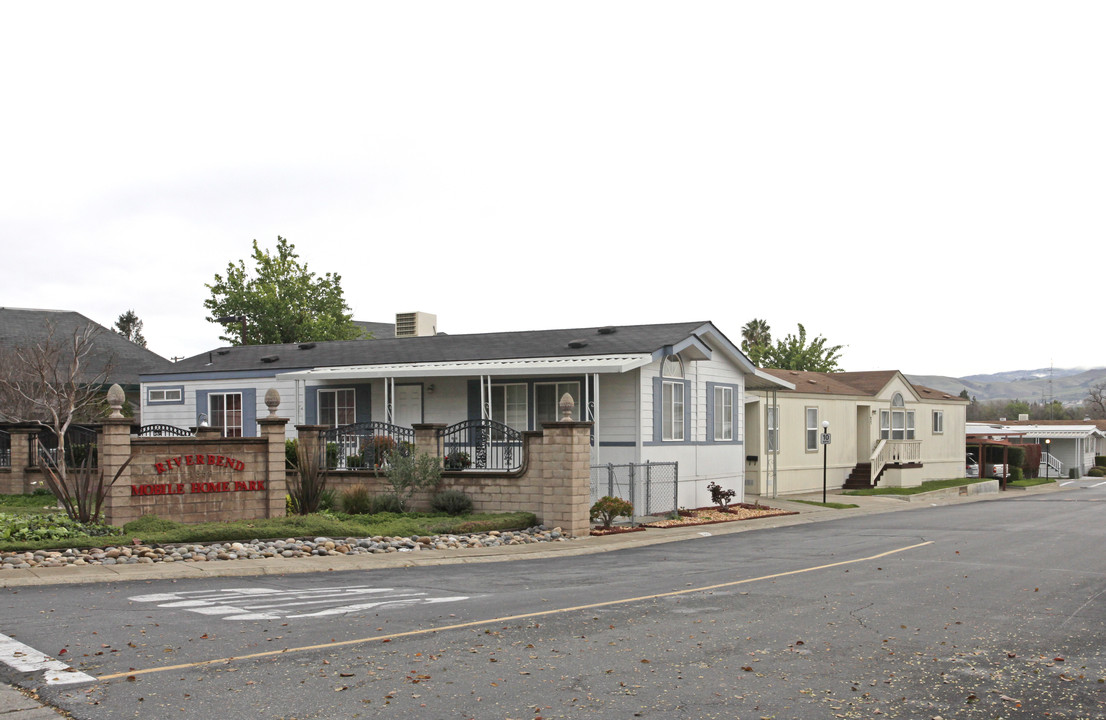 1358 Oakland Rd in San Jose, CA - Building Photo