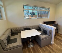 2016 SW Reindeer Ave in Redmond, OR - Building Photo - Building Photo