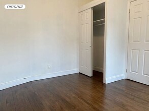 215 E 4th St in New York, NY - Building Photo - Building Photo