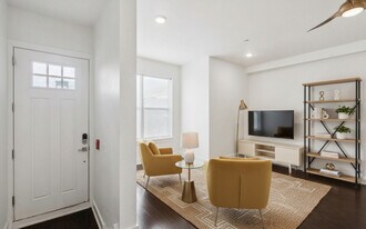 518 W Montgomery Ave in Philadelphia, PA - Building Photo