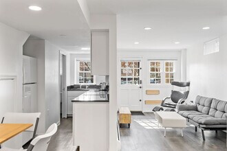 4464 Greenwich Pkwy NW in Washington, DC - Building Photo - Building Photo