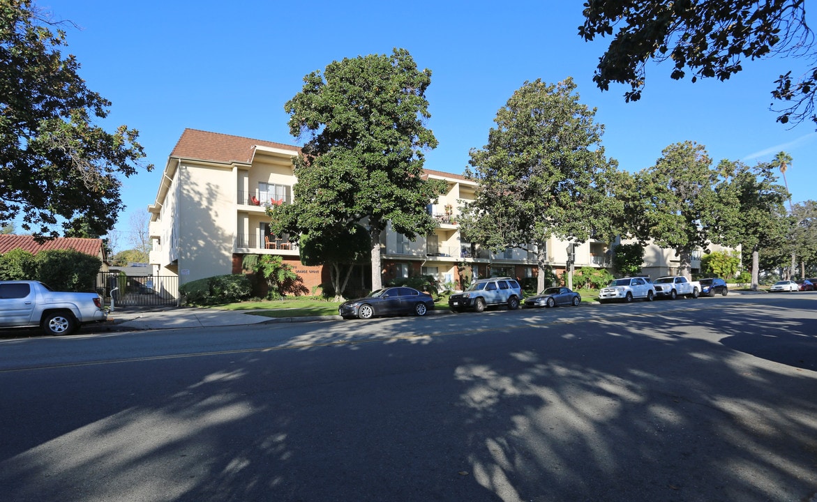 711 Orange Grove Ave in South Pasadena, CA - Building Photo