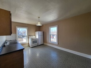 3914-3916 2nd Ave in Des Moines, IA - Building Photo - Building Photo