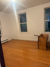 115 Stone St, Unit 3 bed in Clinton, MA - Building Photo - Building Photo