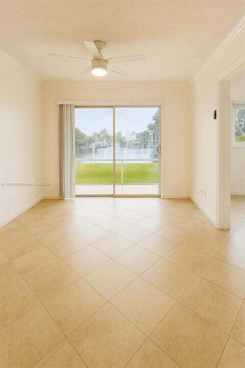 1100 Pine Dr in Pompano Beach, FL - Building Photo
