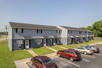 Cavalier Gardens in Portsmouth, VA - Building Photo - Primary Photo