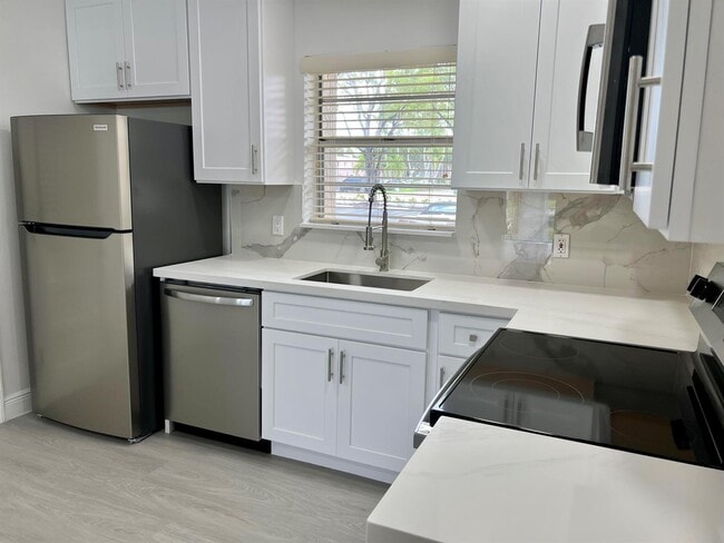 10821 N Military Trl, Unit 7