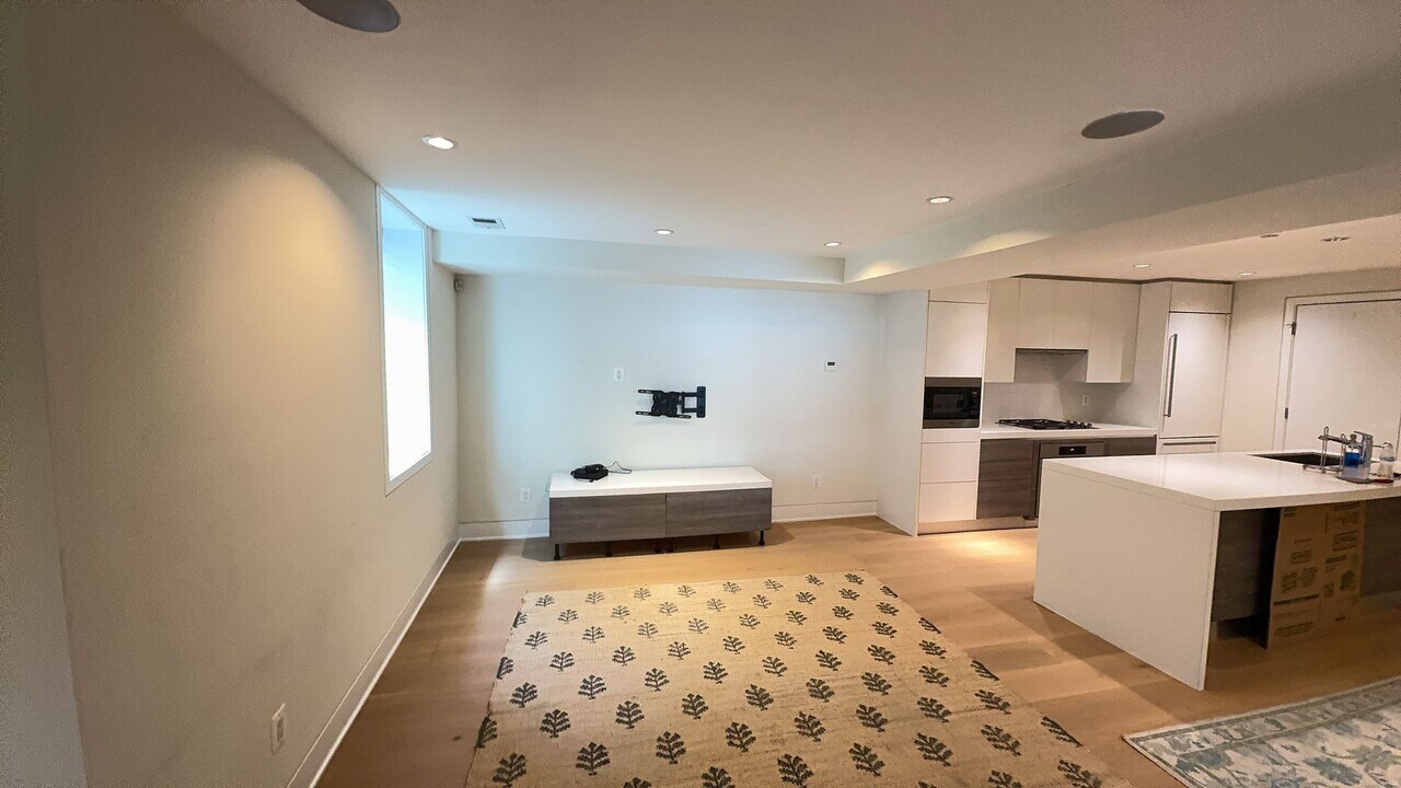 1700 Q St NW in Washington, DC - Building Photo