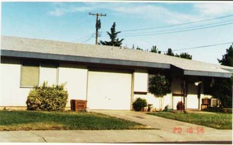 2338-2340 Aladdin Way in Lodi, CA - Building Photo
