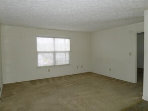 1600 Alexandria Dr in Lexington, KY - Building Photo - Building Photo