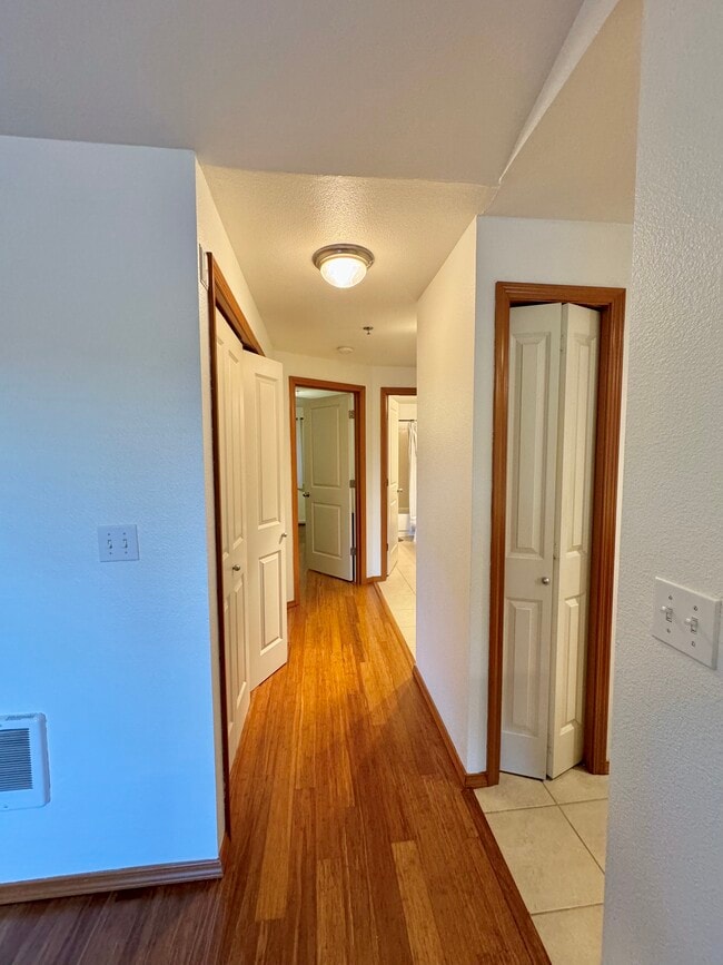 11527 Highway 99, Unit E302 in Everett, WA - Building Photo - Building Photo