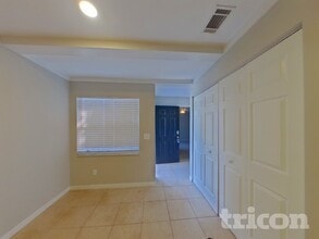 1005 Park St in Seffner, FL - Building Photo - Building Photo