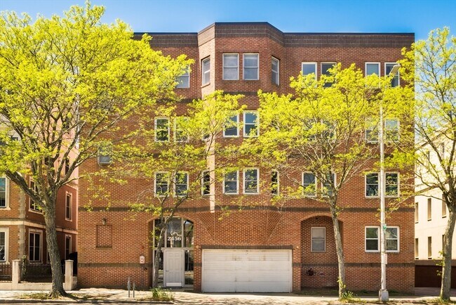 2456 Massachusetts Ave in Cambridge, MA - Building Photo - Building Photo