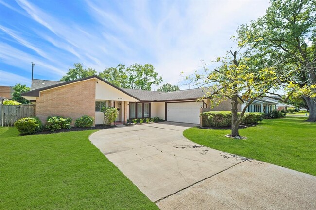 4943 Cheena Dr in Houston, TX - Building Photo - Building Photo