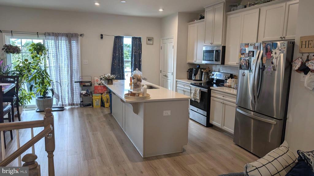 6 Union Way in Gloucester Township, NJ - Building Photo
