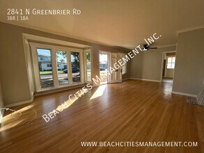 2841 N Greenbrier Rd in Long Beach, CA - Building Photo - Building Photo