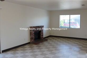 907 Oro Way in Lodi, CA - Building Photo - Building Photo
