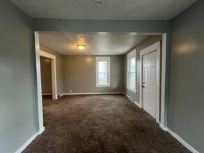 1353 E Dayton St in South Bend, IN - Foto de edificio - Building Photo